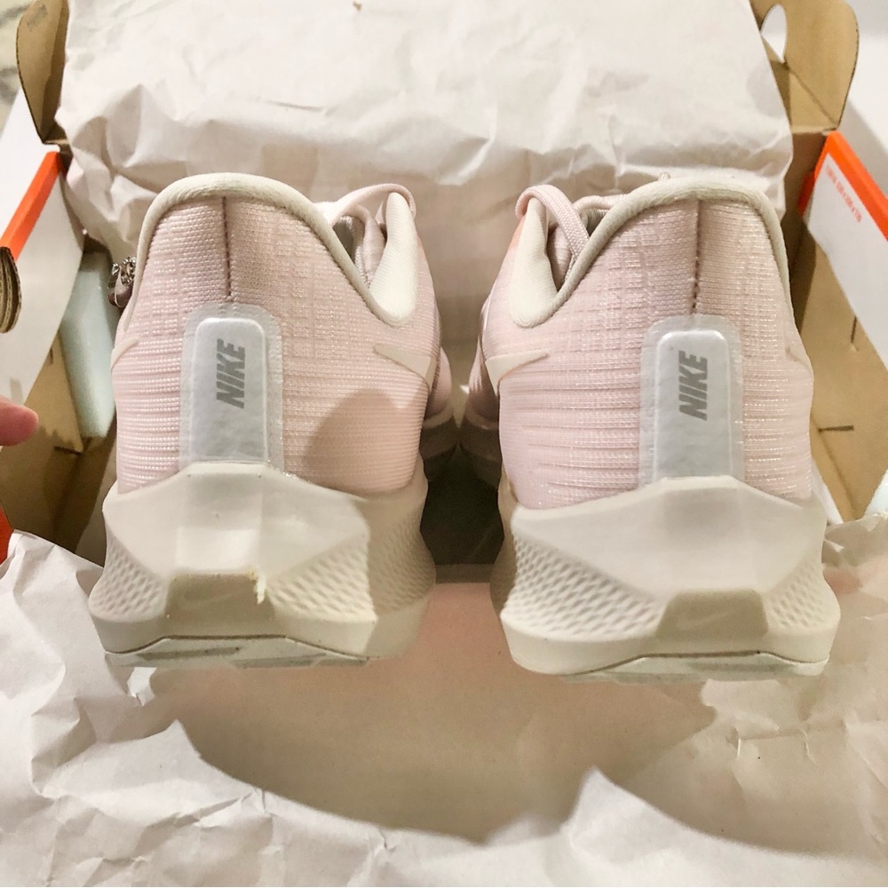 Nike Womens Air Zoom Pegasus 39 Trainers Sneakers 9.5 New in Box Light Soft Pink - Picture 6 of 16